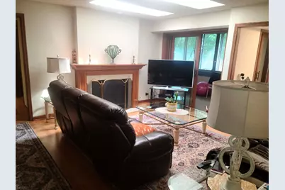 100 Red Top Drive #303, Libertyville, IL 60048 - Photo 4