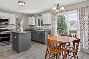 711 Deames St, Plano, IL 60545 - Photo 12