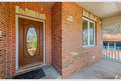 21428 W Crescent Drive, Mundelein, IL 60060 - Photo 4