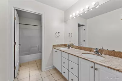 21428 W Crescent Drive, Mundelein, IL 60060 - Photo 22