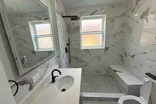 2552 N Austin Ave, Chicago, IL 60639 - Photo 8