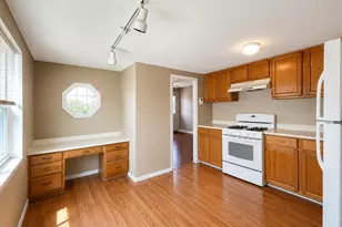 310 Johnson St, East Dundee, IL 60118 - Photo 4