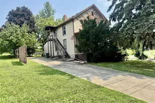 311 6th St, Peru, IL 61354 - Photo 2