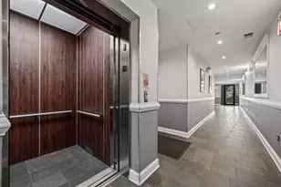 3823 N Ashland Ave, Chicago, IL 60613 - Photo 2