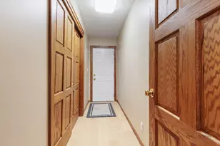39 Wiltshire Dr, Lincolnshire, IL 60069 - Photo 6