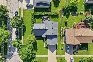 572 N Walnut Ln, Schaumburg, IL 60194 - Photo 34