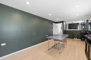 572 N Walnut Ln, Schaumburg, IL 60194 - Photo 20