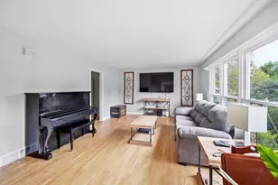 219 W Appletree Ln, Arlington Heights, IL 60004 - Photo 6