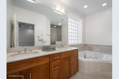 1037 W Monroe Street #3, Chicago, IL 60607 - Photo 10