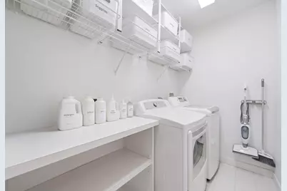 55 E Erie Street #4303, Chicago, IL 60611 - Photo 14