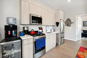 3757 N Sheffield Ave, Chicago, IL 60613 - Photo 4