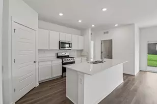 6284 Redwood Trl, Wonder Lake, IL 60097 - Photo 6