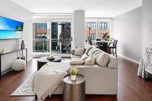 757 N Orleans St, Chicago, IL 60654 - Photo 2