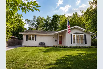 136 E Kimball Avenue, Woodstock, IL 60098 - Photo 1