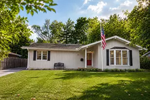 136 E Kimball Ave, Woodstock, IL 60098 - Photo 1