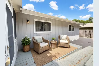 136 E Kimball Avenue, Woodstock, IL 60098 - Photo 4