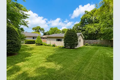 136 E Kimball Avenue, Woodstock, IL 60098 - Photo 20