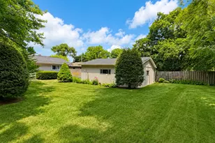 136 E Kimball Ave, Woodstock, IL 60098 - Photo 20