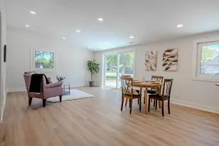 1823 E Park Pl, Arlington Heights, IL 60004 - Photo 2
