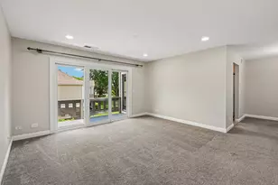 97 Burr Oak Ln, Schaumburg, IL 60193 - Photo 8