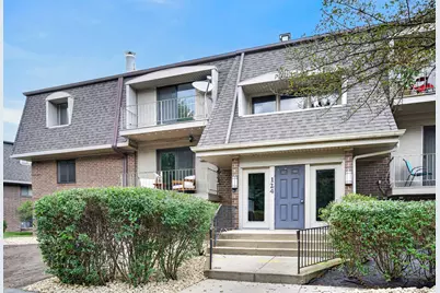 124 E Bailey Road #E, Naperville, IL 60565 - Photo 2