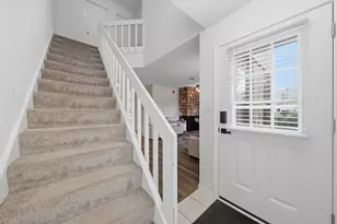 8321 High Point Cir, Darien, IL 60561 - Photo 12