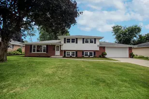614 N Homestead Pl, Joliet, IL 60435 - Photo 1