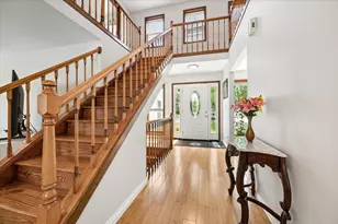 140 N Fiore Pkwy, Vernon Hills, IL 60061 - Photo 2