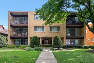 6959 N Ridge Blvd, Chicago, IL 60645 - Photo 1