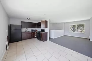 3401 Seine Ct, Hazel Crest, IL 60429 - Photo 2