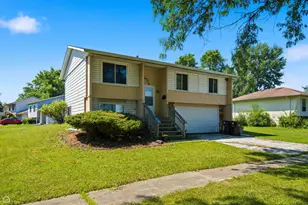3401 Seine Ct, Hazel Crest, IL 60429 - Photo 1