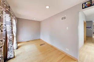 5354 N Ashland Ave, Chicago, IL 60640 - Photo 10