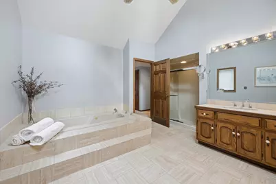 6001 Sedgley Court, Burr Ridge, IL 60527 - Photo 16