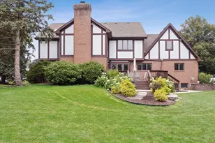 6001 Sedgley Ct, Burr Ridge, IL 60527 - Photo 2