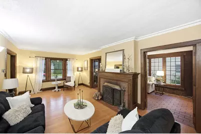 186 N Du Bois Avenue, Elgin, IL 60123 - Photo 12