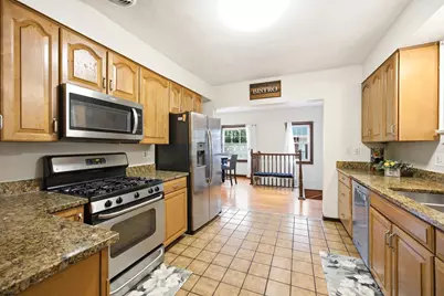 186 N Du Bois Avenue, Elgin, IL 60123 - Photo 10
