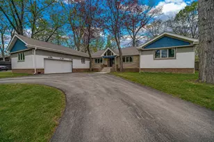 62 Lincolnshire Dr, Lincolnshire, IL 60069 - Photo 2