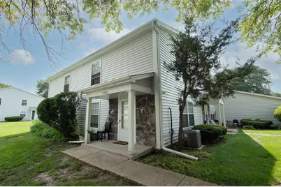 1380 N Glen Circle #B, Aurora, IL 60506 - Photo 2