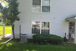 1380 N Glen Cir, Aurora, IL 60506 - Photo 4