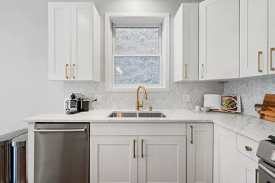 2220 N Seeley Avenue #2, Chicago, IL 60647 - Photo 6