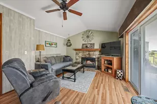 49W972 Peterson Rd, Maple Park, IL 60151 - Photo 32