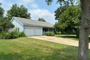 1504 Janet Dr, Wilmington, IL 60481 - Photo 2