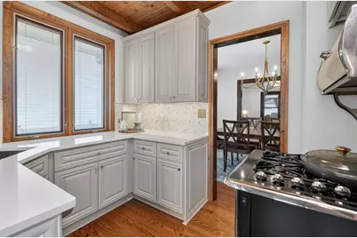4933 Middaugh Avenue, Downers Grove, IL 60515 - Photo 6