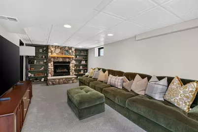 4933 Middaugh Avenue, Downers Grove, IL 60515 - Photo 8