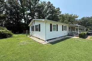 81 Dallas Dr, Harrisburg, IL 62946 - Photo 2