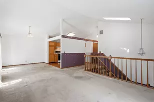 864 N Shady Oaks Dr, Elgin, IL 60120 - Photo 2