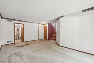 864 N Shady Oaks Dr, Elgin, IL 60120 - Photo 12
