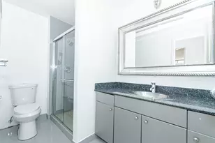4170 N Marine Dr, Chicago, IL 60613 - Photo 14