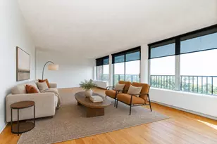 4170 N Marine Dr, Chicago, IL 60613 - Photo 2