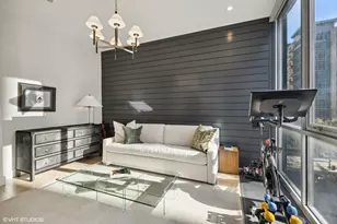 747 N Clark St, Chicago, IL 60654 - Photo 30